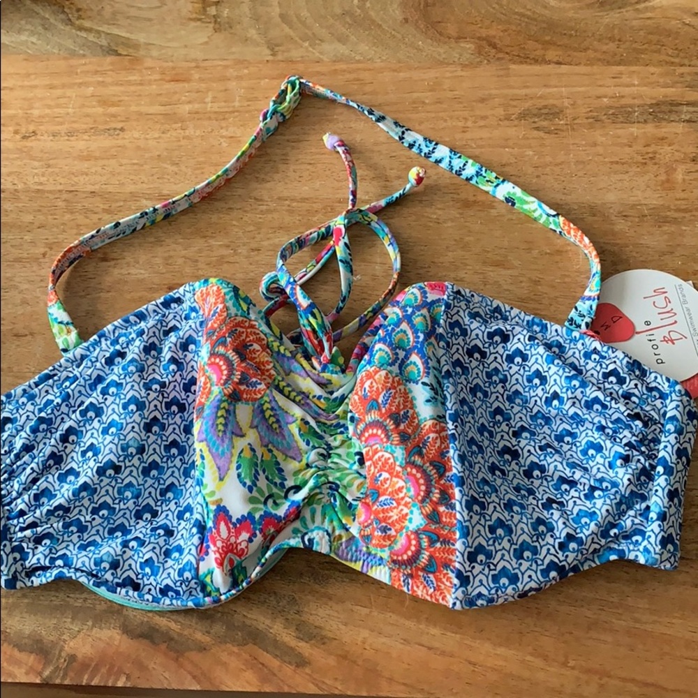Colorful bikini - Picture 2 of 7